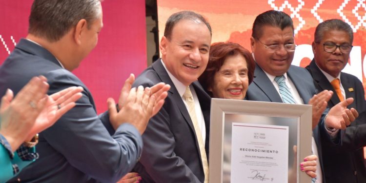 Las y los maestros son protagonistas de la transformación de Sonora: gobernador Alfonso Durazo