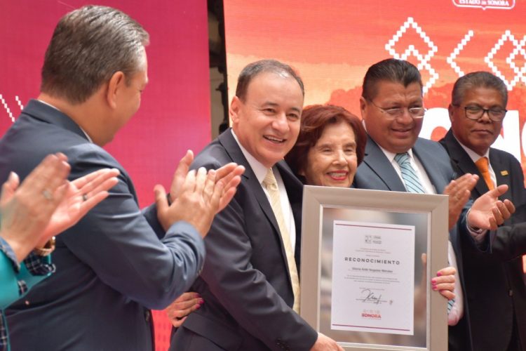 Las y los maestros son protagonistas de la transformación de Sonora: gobernador Alfonso Durazo