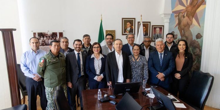 Atiende Gobernador reunión con gremio de transportistas de carga en la entidad