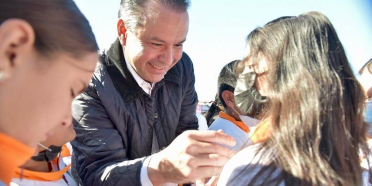 PROMUEVE ANTONIO ASTIAZARÁN FERIA DE LA SEGURIDAD EN ESCUELA PRIMARIA&nbsp;
