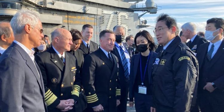 JAPÓN ANUNCIÓ QUE REFORZARÁ CON URGENCIA SUS FUERZAS ARMADAS ANTE LA AMENAZA DEL RÉGIMEN DE CHINA
