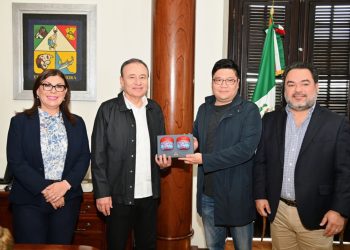 Sostiene Gobernador Durazo reunión con empresarios líderes en la fabricación de textiles