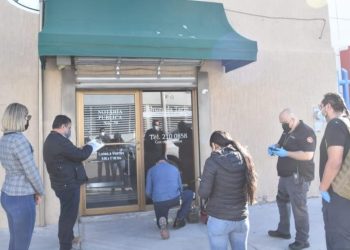 PREVIO CATEO, SE EJECUTARON ÓRDENES DE APREHENSIÓN A NOTARIO PÚBLICO EN HERMOSILLO POR SU PROBABLE PARTICIPACIÓN EN EL DELITO DE FRAUDE ESPECÍFICO, Y A UNA MUJER EN CALIDAD DE COAUTORA