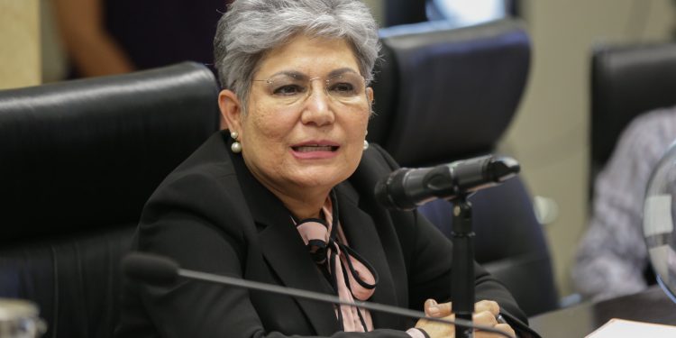 Es Beatriz Elena Huerta nueva titular del Isaf