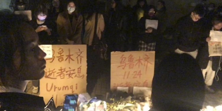 LAS PROTESTAS EN CINA SE EXTIENDEN A PEKÍN Y MANIFESTANTES PIDEN LA RENUNCIA DE XI JINPING
