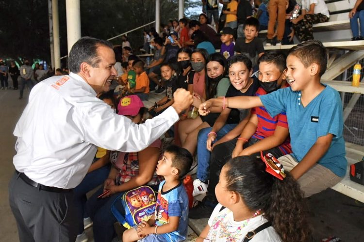 Con propuestas de vecinos Toño Astiazarán integra Presupuesto CRECES