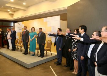 TOMA PROTESTA EL NUEVO COMITÉ DE CANADEVI SONORA