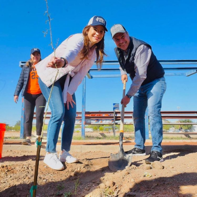 ENCABEZA ANTONIO ASTIAZARÁN ARBORIZACIÓN EN EL CÁRCAMO