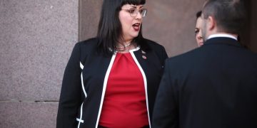 Las fotos de las boletas electorales de Wadsack le dan un 'problema de casas de cristal'&nbsp;