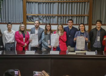 PRESENTAN CONVOCATORIA DEL PARLAMENTO JUVENIL 2023