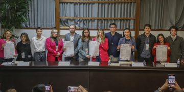 PRESENTAN CONVOCATORIA DEL PARLAMENTO JUVENIL 2023