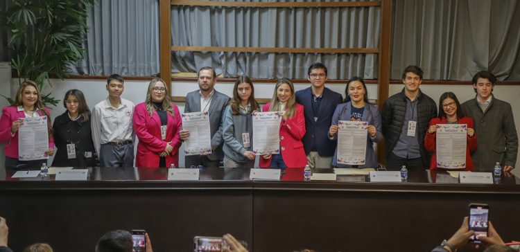 PRESENTAN CONVOCATORIA DEL PARLAMENTO JUVENIL 2023