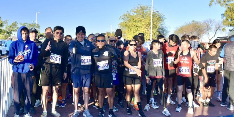 Participa Toño Astiazarán en la tradicional Carrera del Policía 2024