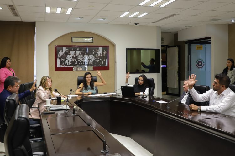 Aprueba comisión de Hacienda proyecto a favor de 72 ayuntamientos 