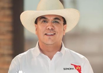Se registra Ramon Flores para el Senado de la República