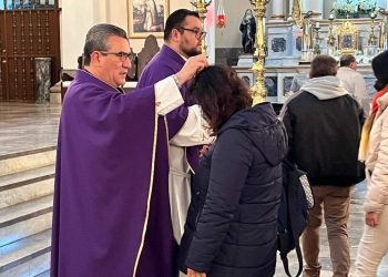 DA INICIO LA CUARESMA: EMPIEZA LA IMPOSICIÓN DE CENIZA 