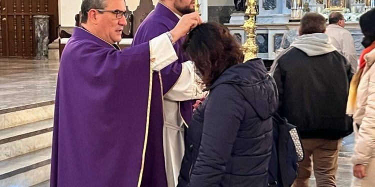 DA INICIO LA CUARESMA: EMPIEZA LA IMPOSICIÓN DE CENIZA&nbsp;