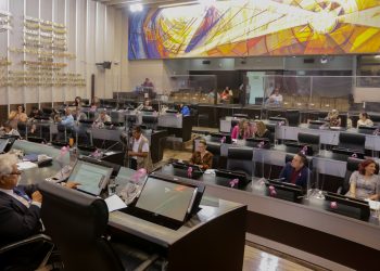 Solicitará Congreso a titular de la SEC implemente medidas contra ausentismo y deserción escolar