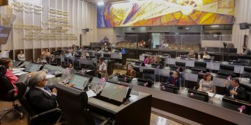 Solicitará Congreso a titular de la SEC implemente medidas contra ausentismo y deserción escolar
