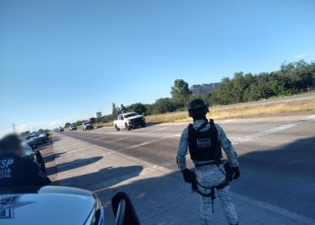 LIBERAN CARRETERA FEDERAL 15 EN SONORA, HAY 20 DETENIDOS