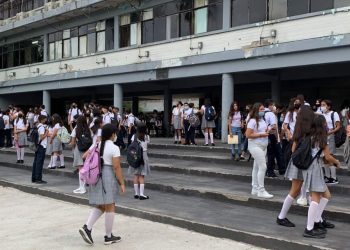 REGRESAN A CLASES MILES DE ALUMNOS EN SONORA 