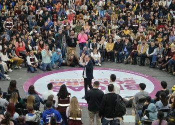 Cierra Gobernador Durazo año histórico en entregas de becas a estudiantes sonorenses