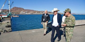 Supervisa Gobernador Durazo inicio de renovación del muelle de Guaymas