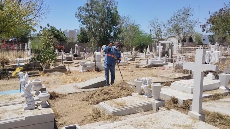 PREPARAn CEMENTERIOS DE HERMOSILLO PARA EL 10 DE MAYO&nbsp;