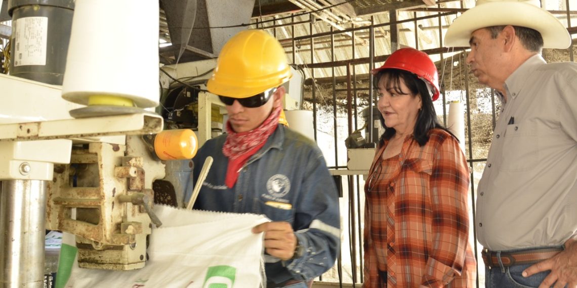 Reciben ganaderos apoyos del programa emergente contra la sequía en Sonora&nbsp;