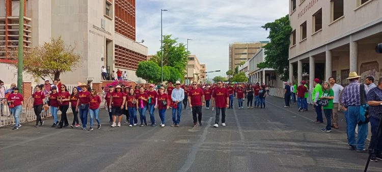 PARTICIPAN MAS DE 20 MIL SINDICALIZADOS EN EL DESFILE DEL DÍA DEL TRABAJO EN HERMOSILLO