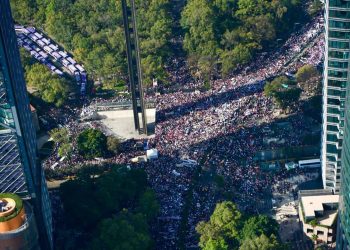 AMLO MARCHA AL ÁNGEL DE LA INDEPENDENCIA AL ZÓCALO POR 4 AÑOS DE SU GOBIERNO