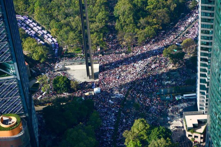 AMLO MARCHA AL ÁNGEL DE LA INDEPENDENCIA AL ZÓCALO POR 4 AÑOS DE SU GOBIERNO