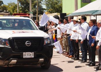 Acompaña Gobernador a locatarios en supervisión de modernización del Mercado Municipal en Navojoa