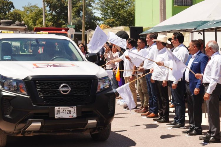 Acompaña Gobernador a locatarios en supervisión de modernización del Mercado Municipal en Navojoa
