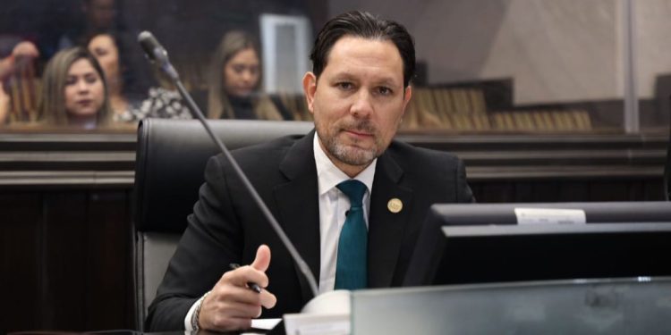 SERÁ UNA REALIDAD LA RECOSTRUCCIÓN DE LA CARRETERA QUE CONECTA PUERTO PEÑASCO-SANTA CLARA: KIKO MUNRO