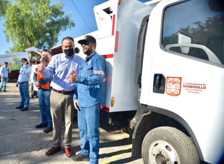 Refuerza Toño Astiazarán flota vehicular para Servicios Públicos y CIDUE
