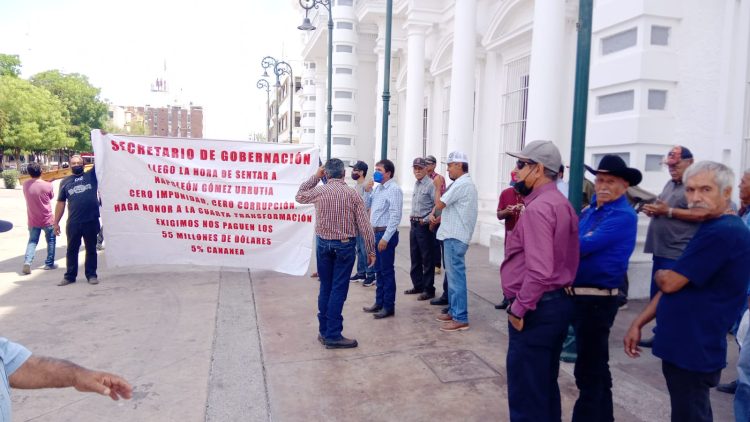 Mineros  derechosos exigen  a Napito pago de 55 mdd