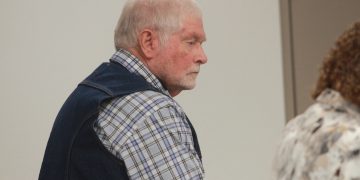 Jurado inicia  juicio de un ranchero acusado de matar a tiros a un mexicano en su propiedad