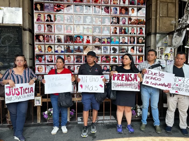 Periodistas protestan en Morelos por asesinato del comunicador Roberto Figueroa