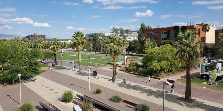 Los estudiantes de Arizona aún no están seguros de la ayuda financiera para el otoño
