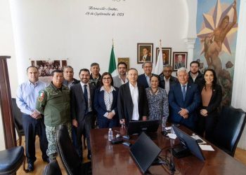 Atiende Gobernador reunión con gremio de transportistas de carga en la entidad