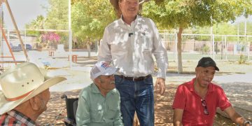 Que no te engañen: con nosotros, las becas del Gobierno permanecen y se mejoran, aclara “El Borrego” Gándara
