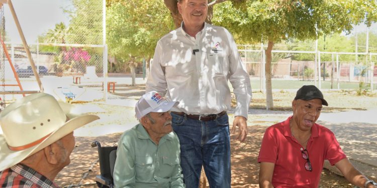 Que no te engañen: con nosotros, las becas del Gobierno permanecen y se mejoran, aclara “El Borrego” Gándara