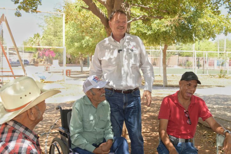 Que no te engañen: con nosotros, las becas del Gobierno permanecen y se mejoran, aclara “El Borrego” Gándara