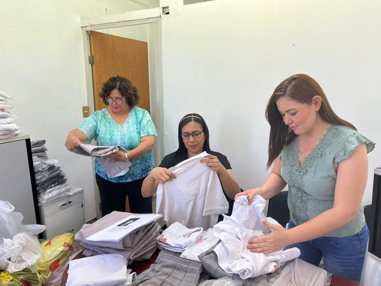 Realiza Cobach Sonora campaña de donación de uniformes en solidaridad con alumnos que los necesitan