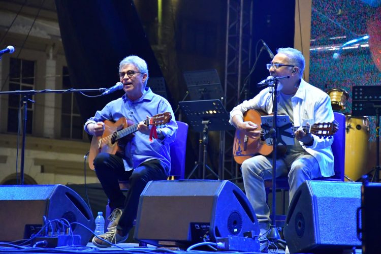 Llena el estilo inconfundible de Mexicanto la Plaza Alonso Vidal