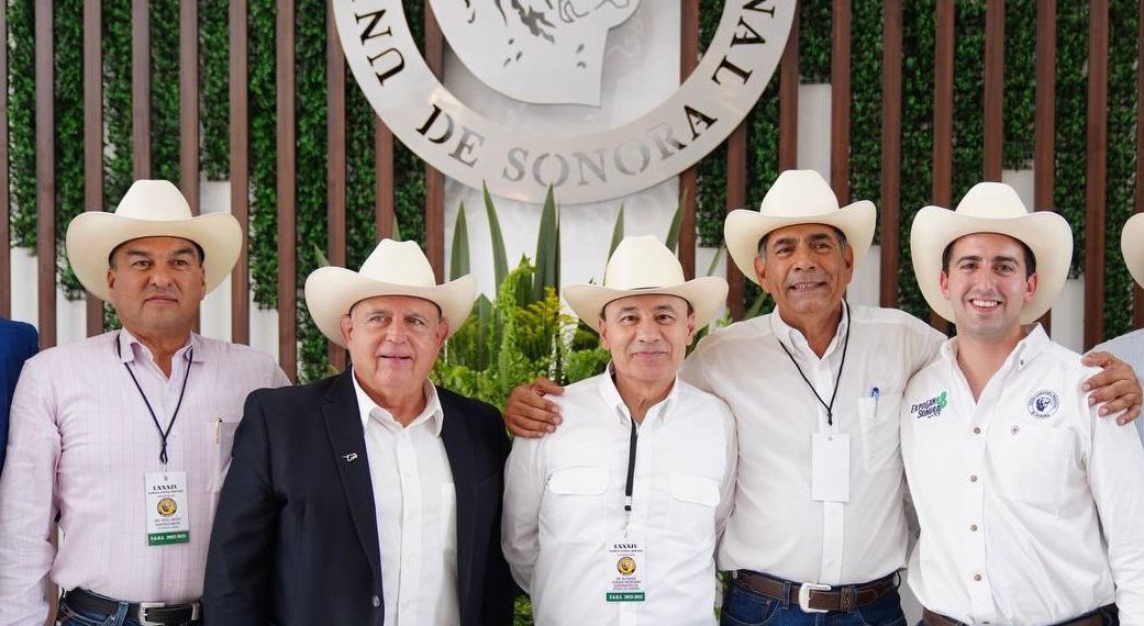 Acompaña Gobernador a ganaderos en asamblea general de UGRS