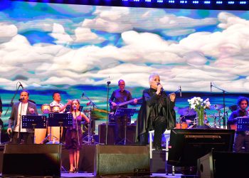 Enamoró Eugenia León en las Fiestas del Pitic 2024