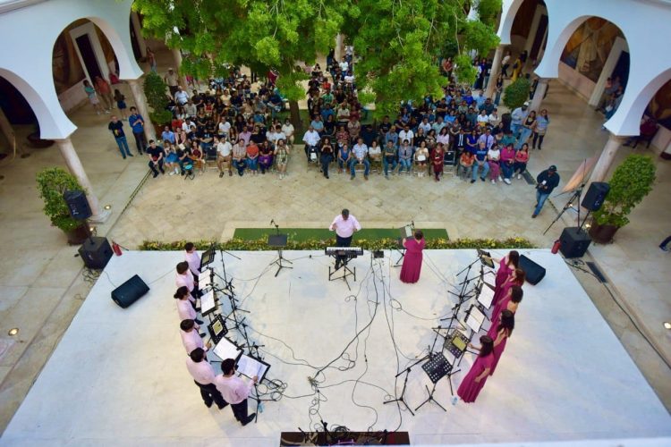 Disfrutan familias hermosillenses del teatro infantil durante Fiestas del Pitic 2024