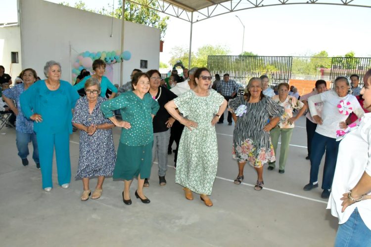 Festejan el Día de las Madres en Casa de los Abuelos en Hermosillo